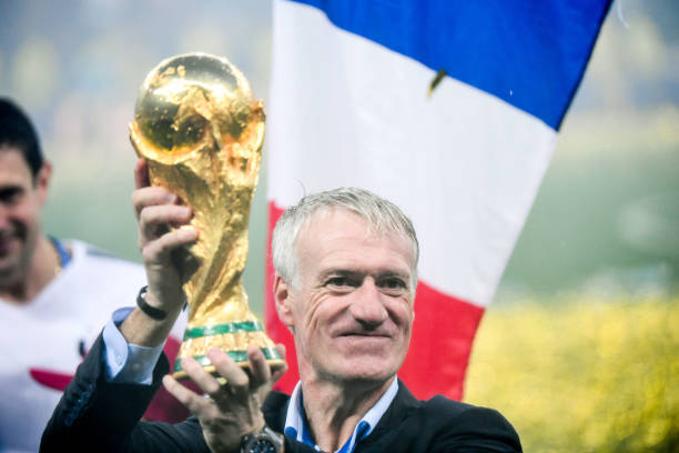 讨论续约的 讨论续约的